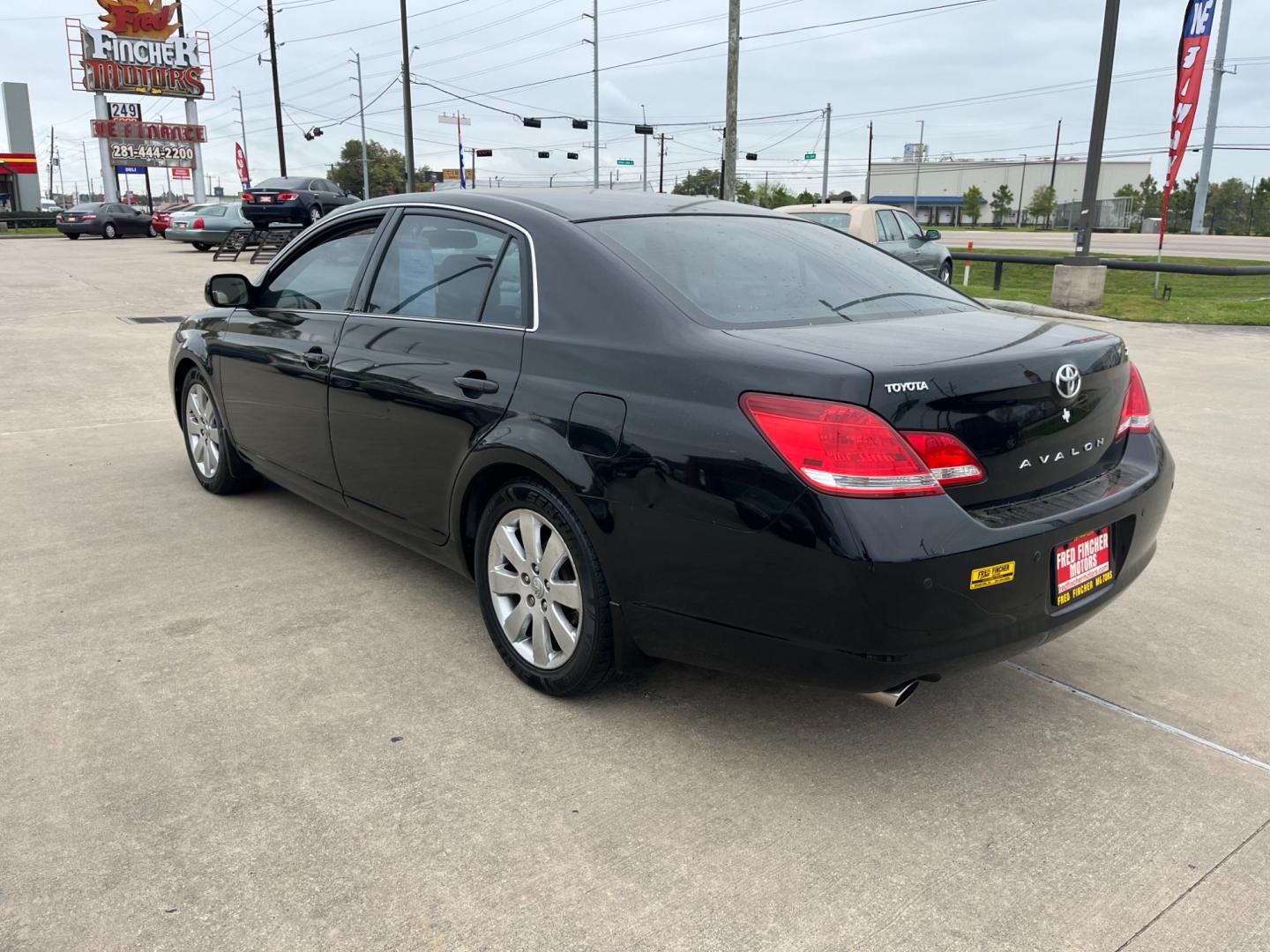 2006 Black /TAN Toyota Avalon Limited (4T1BK36B66U) with an 3.5L V6 DOHC 24V engine, 5-Speed Automatic Overdrive transmission, located at 14700 Tomball Parkway 249, Houston, TX, 77086, (281) 444-2200, 29.928619, -95.504074 - Photo#4